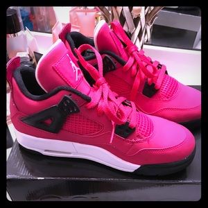 🍒🏀JORDAN 4 Retro🏀LIMITED EDITION!🍒🏀